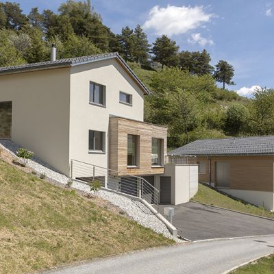 Einfamilienhäuser Gipserarbeiten Malerarbeiten Fassade Erschmatt Leuk Oberwallis